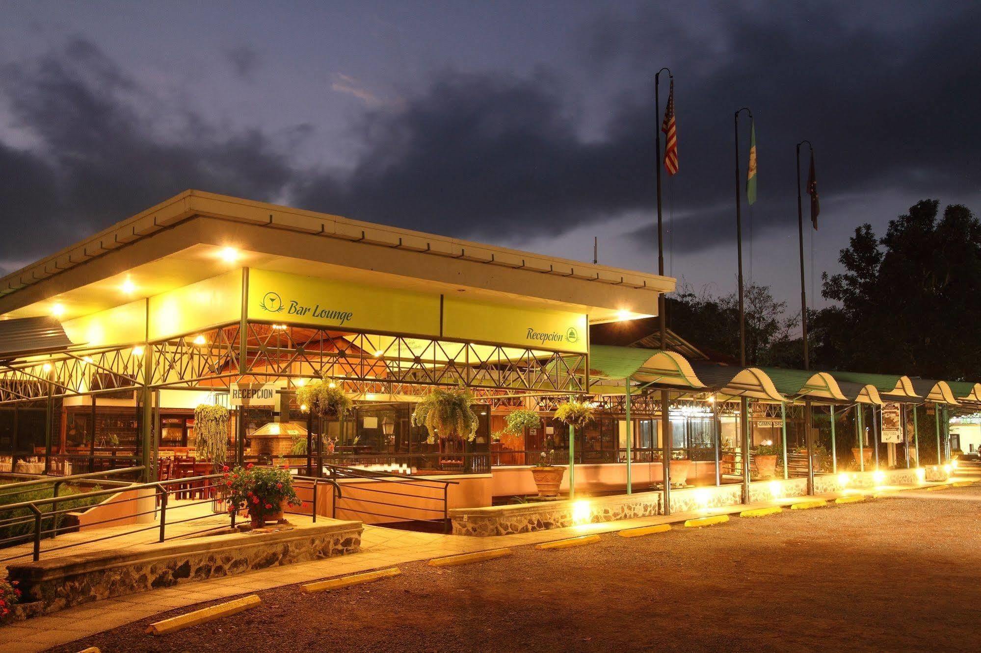 Park Hotel Santa Cruz Verapaz Kültér fotó